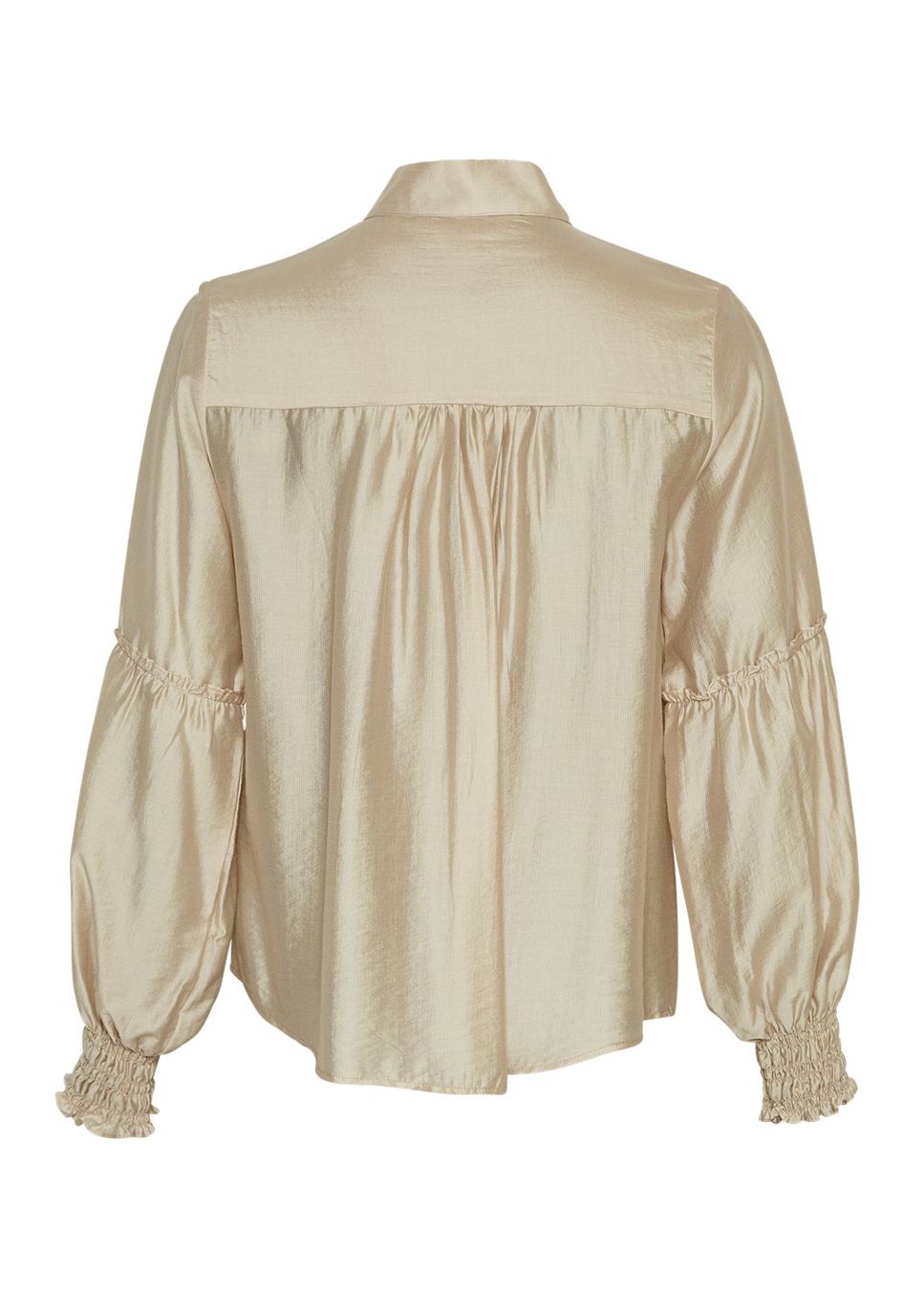 Mooie champagne kleurige satijnlook blouse van het merk MSCH Coepnhagen. De nieuwste editie van de bekende Romina-kwaliteit is deze chamagnekleurige blouseStyle de beige blouse van MSCH met een broek of jeans voor de ideale mix tussen vrouwelijk en stoer. Shop de nieuwe collectie dames blouses, beige MSCH blouses.