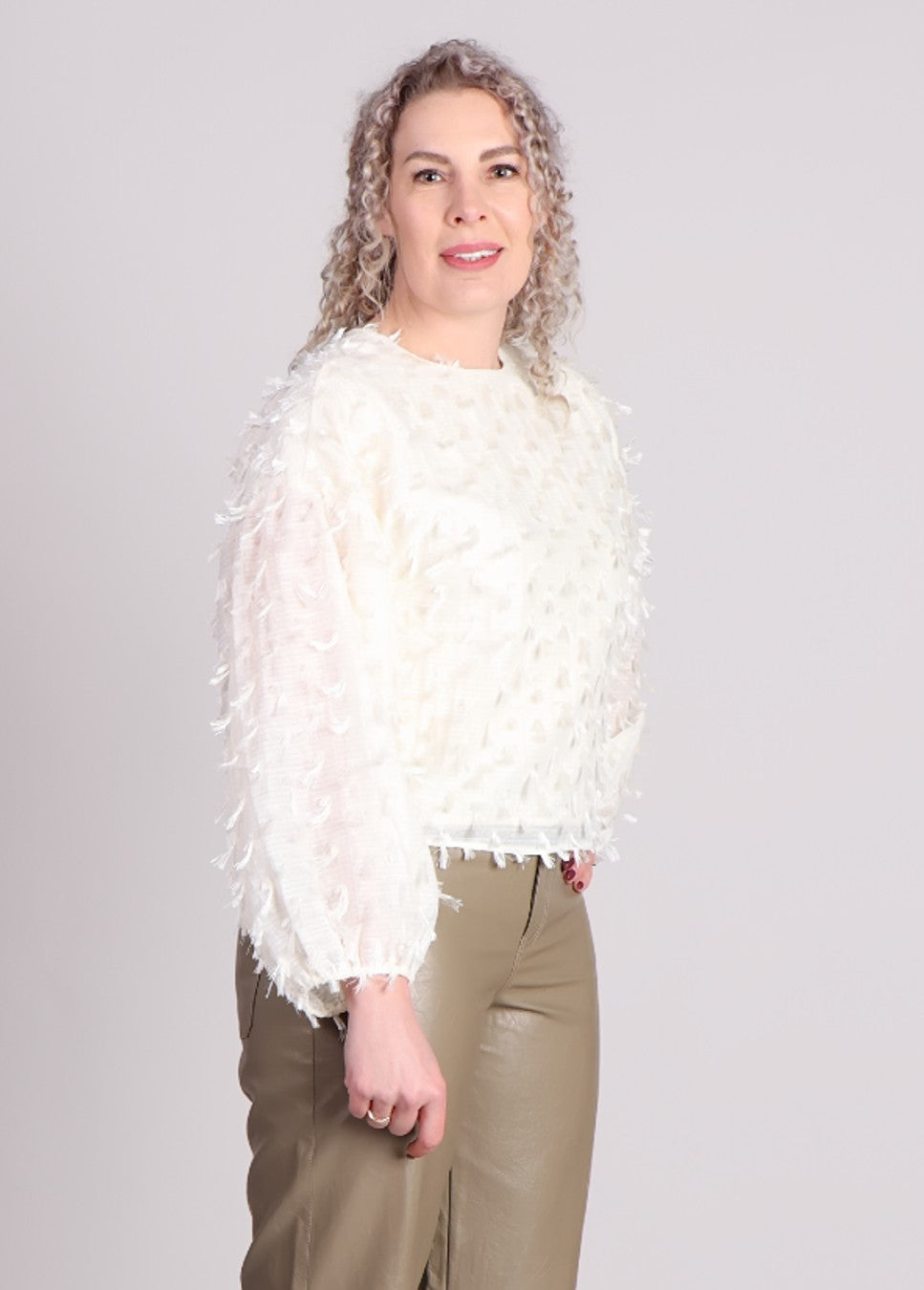 off white fozzycc co couture blouse met details wit van kleur