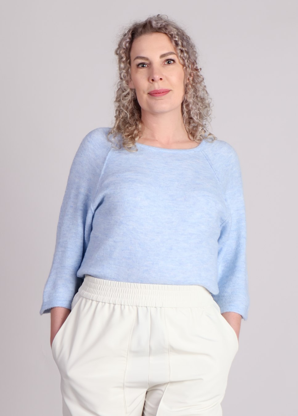 Grace & Mila ciel paco sweater trui zomer blauw met driekwart mouwen.