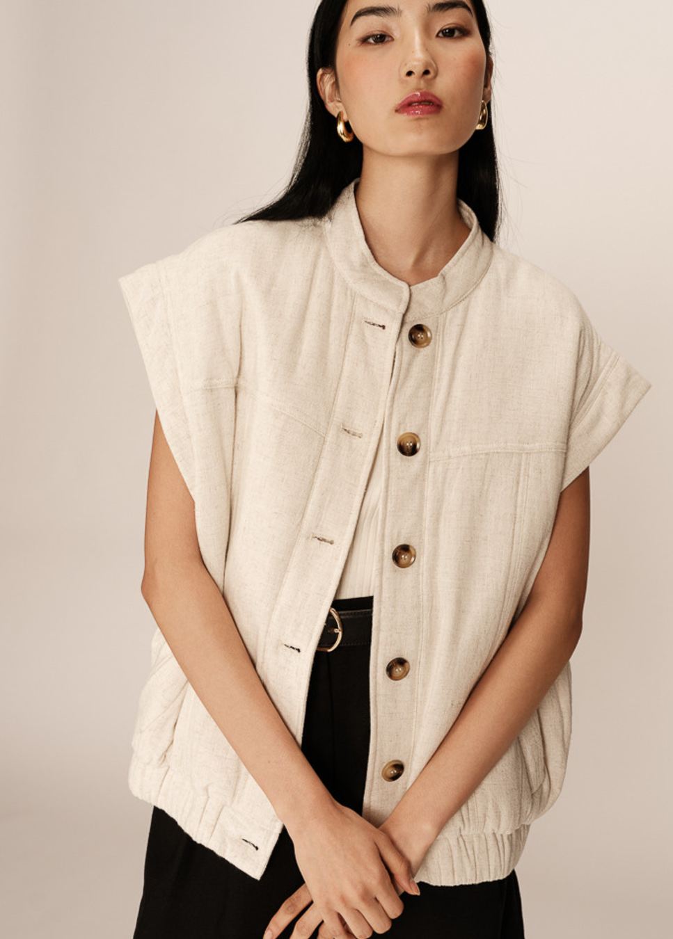 Grace & Mila placide jacket, vest zonder mouwen met knopen in het beige