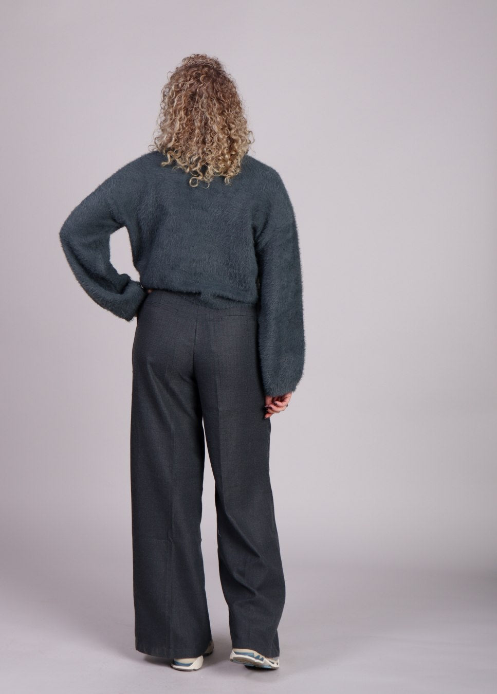 FRNCH dames pantalon philo krijt streep op model achterkant