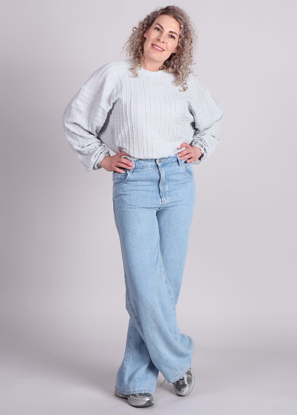 Homage jeans flowy palazzo licht blauw van kleur met blouse 