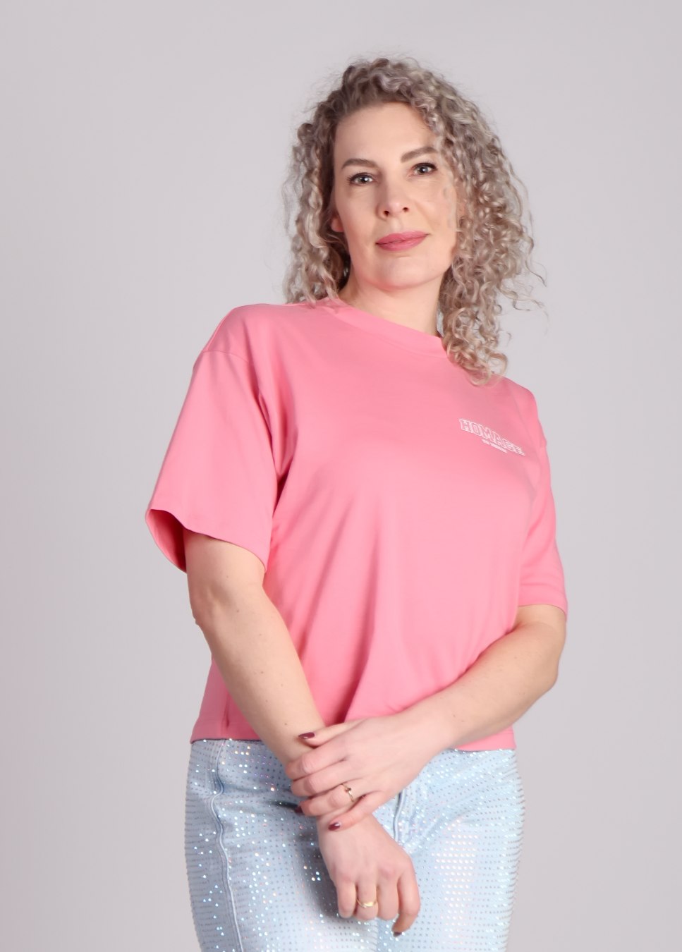 Homage tee met logo gewassen roze oversized fit close up