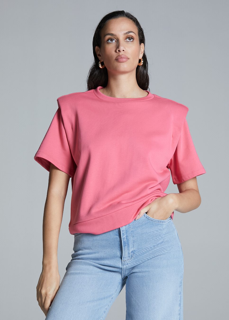 Homage short sleeves sweater roze op model met schouderdetails