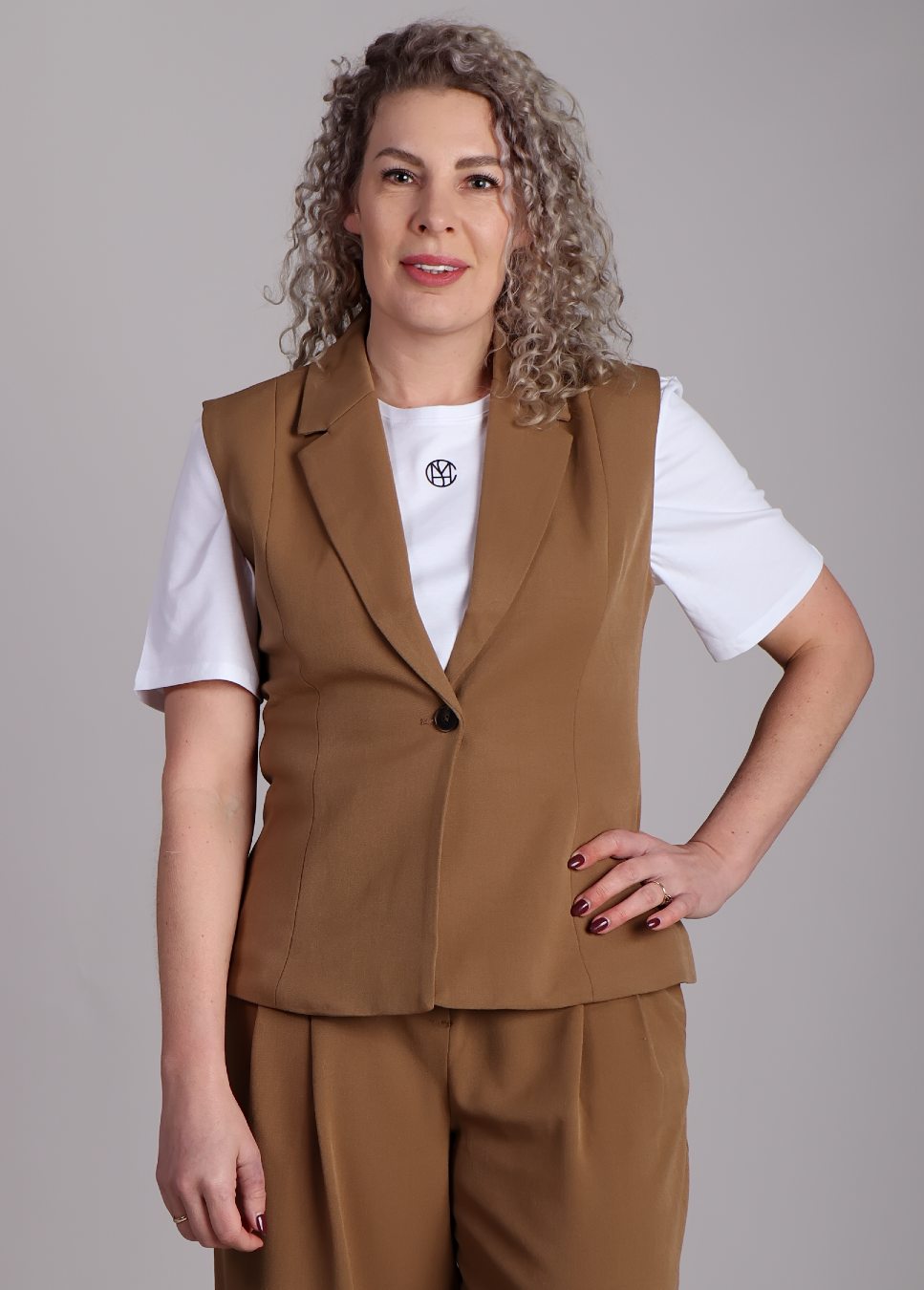 mschkrissy henrika vest, msch copenhagen gilet beige op model close up